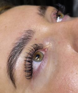 eyelash extension